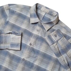 Lululemon Men's Medium Blue Gray Striped Button Front Shirt Long Sleeve